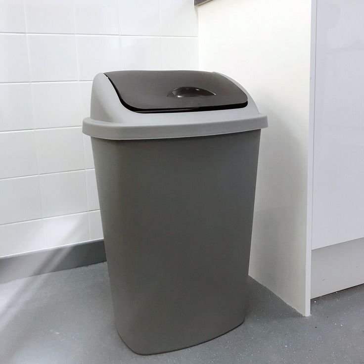Dustbin wih lid